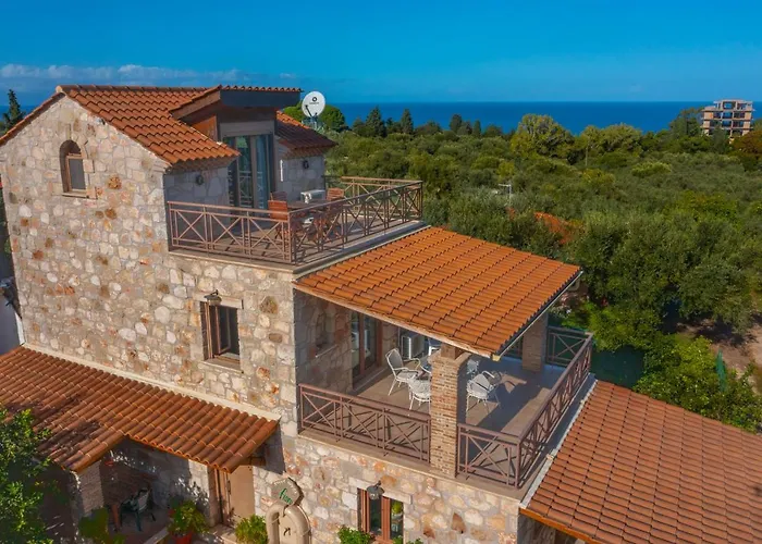 بيت للعطل Fioro Stone House تسيليفي