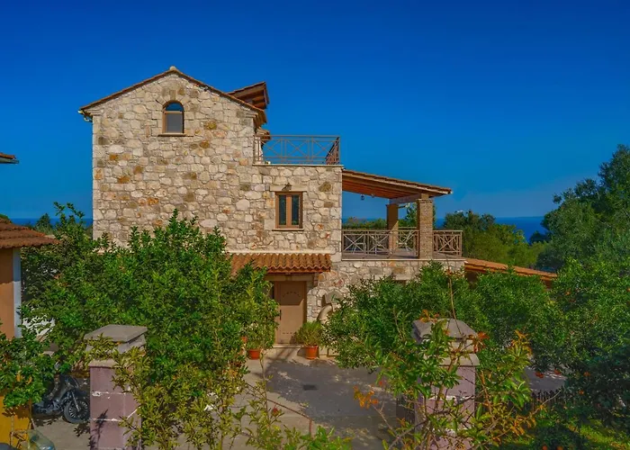 بيت للعطل Fioro Stone House *