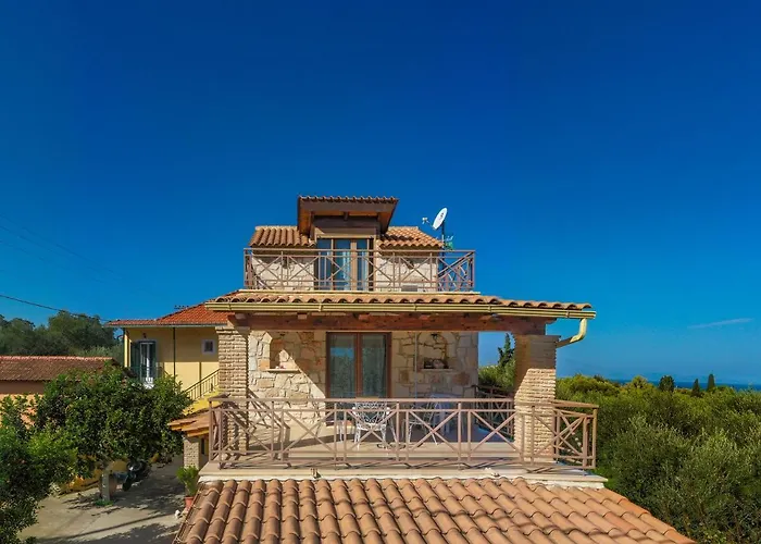 Fioro Stone House بيت للعطل *