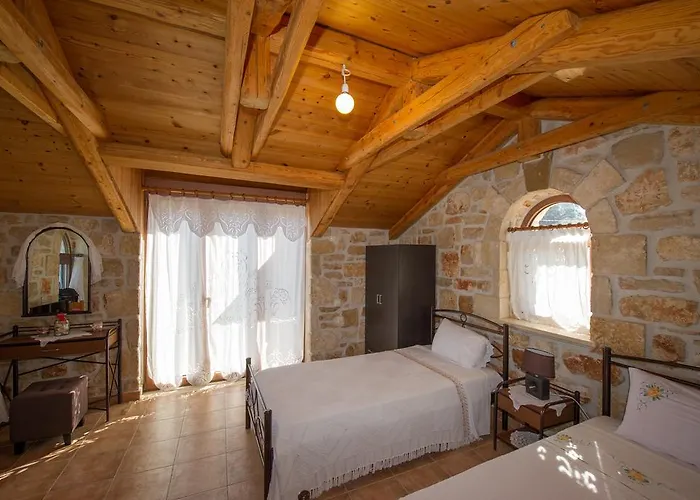 بيت للعطل Fioro Stone House *