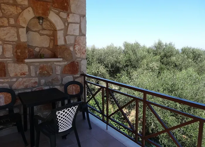 Fioro Stone House بيت للعطل