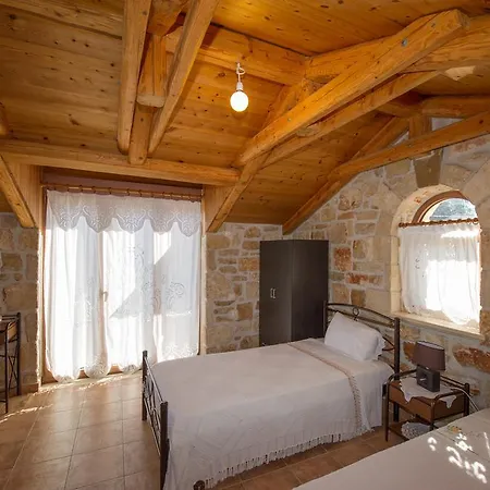 Holiday home Fioro Stone House *