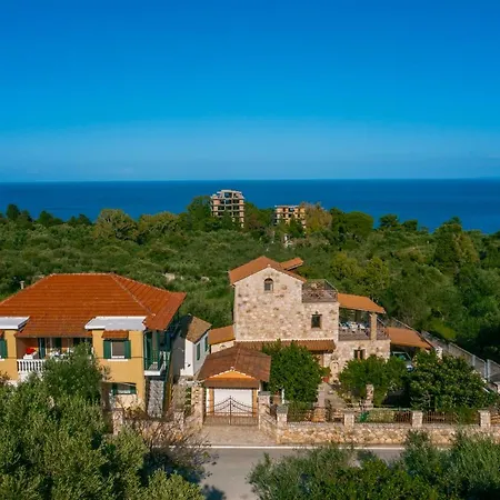 Fioro Stone House Case de vacanță *