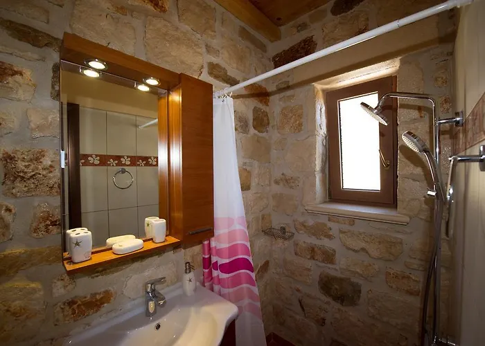 Ferienhaus Fioro Stone House Planos