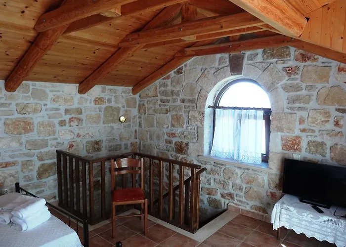 Fioro Stone House Ferienhaus Planos