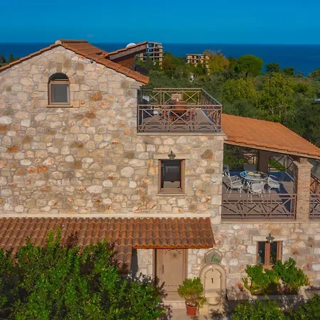 בית נופש Fioro Stone House