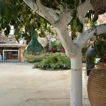 Fioro Stone House בית נופש *