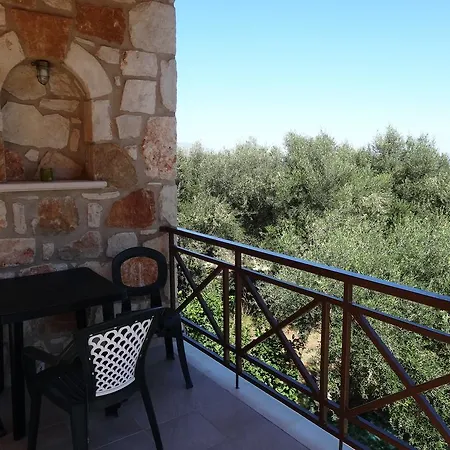 Fioro Stone House Ferienhaus